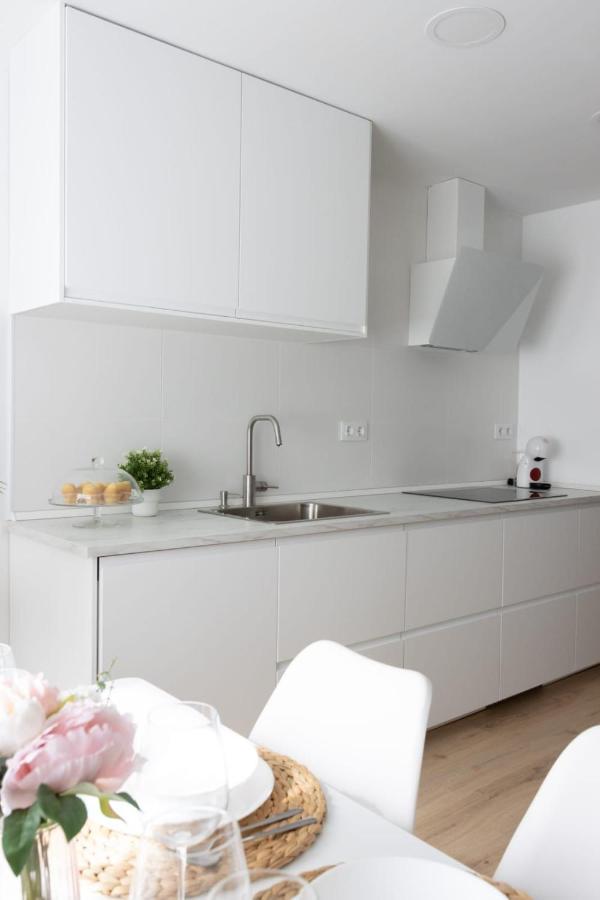 Lujoso Apartamento Entre 2 Playas Con Garaje, Wifi Gijon Exterior photo