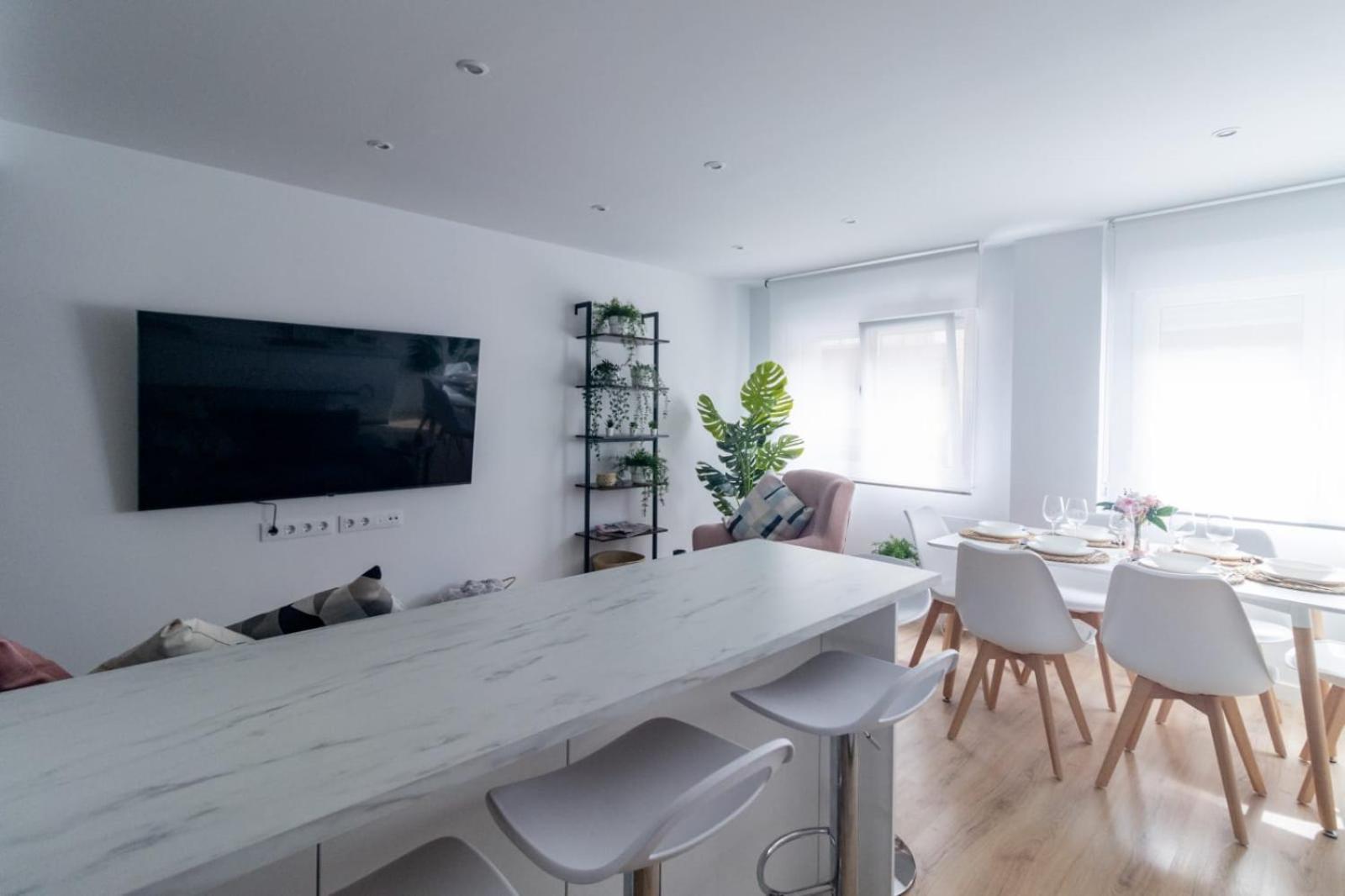 Lujoso Apartamento Entre 2 Playas Con Garaje, Wifi Gijon Exterior photo